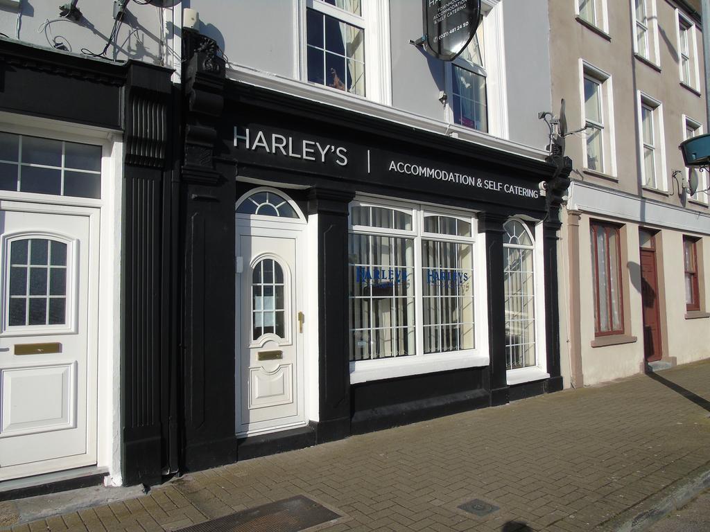 Harleys Guest House Cobh Exterior photo